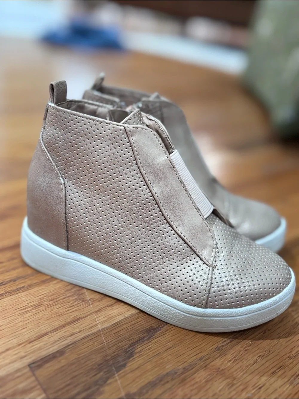MIA Kids Gracey wedge sneakers with perforated detailing and a side zipper 13